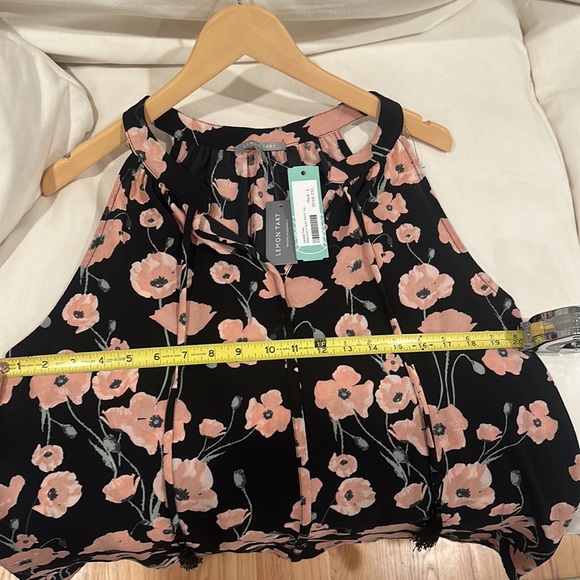 Lemon Tart Blakemore floral Split Neck Top size L - Picture 3 of 7